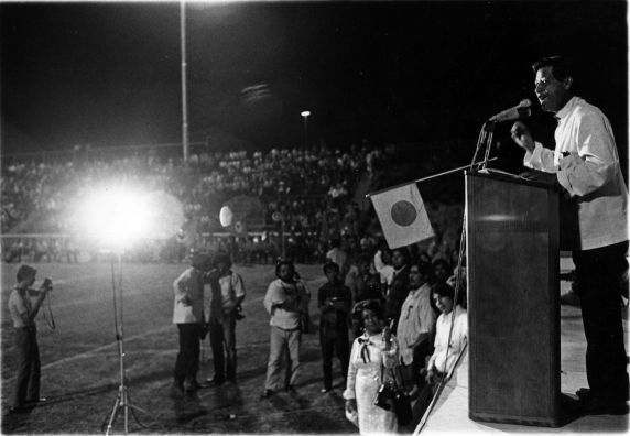 (3287) Cesar Chavez, Rallies, Proposition 22, 1972 (3287) Cesar Chavez, Rallies, Proposition 22, 1972